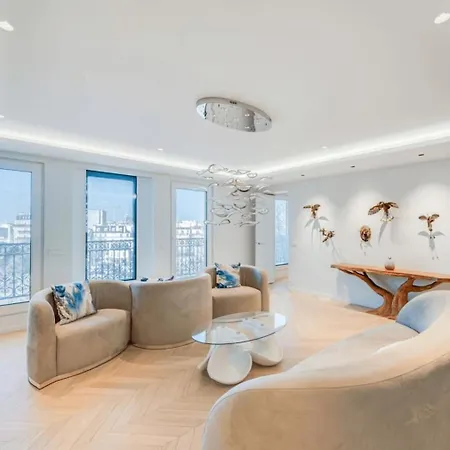 Elegant Apartment Offers Three Bedrooms Apartment Paris