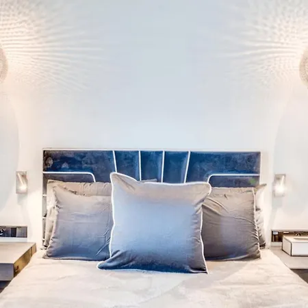 Elegant Apartment Offers Three Bedrooms * Paris